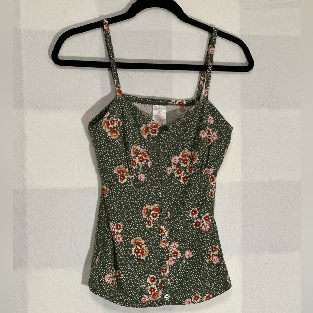 💚🌷Green floral tank top!